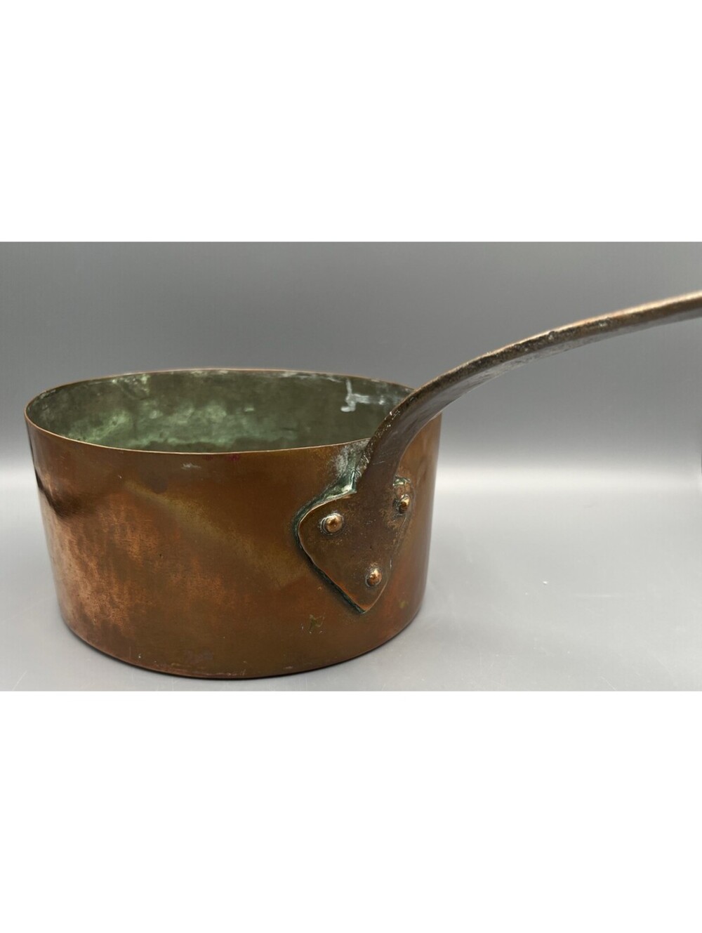 Antique Unmarked Heavy Copper Cooking Pot Long Riveted Handle 7.25” Diameter